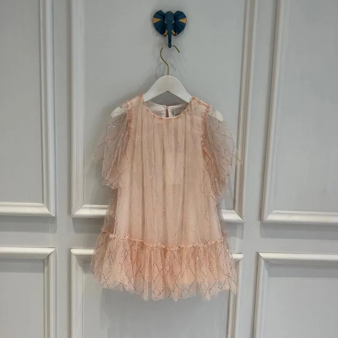 Розовая вечерние няя одежда с надписью для маленьких девочек, летняя женская одежда
Розовая вечерние няя одежда с надписью для маленьких девочек, летняя женская одежда