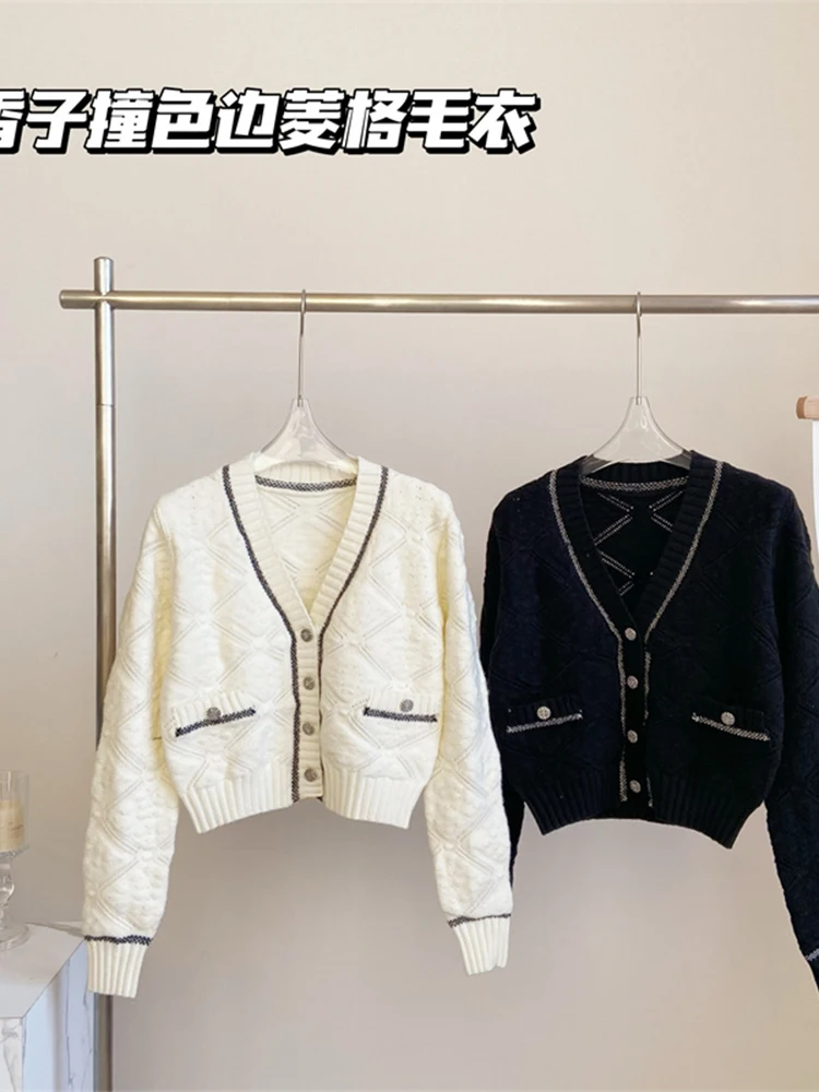 Свитер женский в французском стиле ретро, дизайнерский трикотажный мягкий короткий вязаный кардиган с ромбовидным узором, простой уличный ...
Свитер женский в французском стиле ретро, дизайнерский трикотажный мягкий короткий вязаный кардиган с ромбовидным узором, простой уличный ...