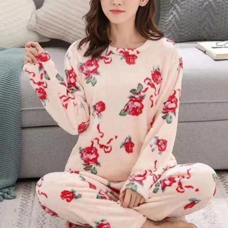 2022 Autumn Warm Women's Pajamas Set Winter Thickened Long-sleeved Round Neck Cartoon Pajamas Conjunto De Pijamas
2022 Autumn Warm Women's Pajamas Set Winter Thickened Long-sleeved Round Neck Cartoon Pajamas Conjunto De Pijamas