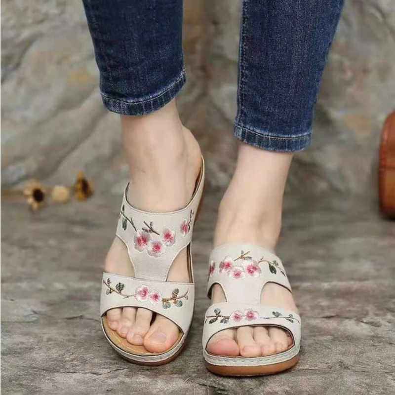 Сандалии женские с открытым носком, Пляжная удобная обувь с цветочным принтом, дышащие Нескользящие танкетки, на платформе, Тапочки 
Сандалии женские с открытым носком, Пляжная удобная обувь с цветочным принтом, дышащие Нескользящие танкетки, на платформе, Тапочки