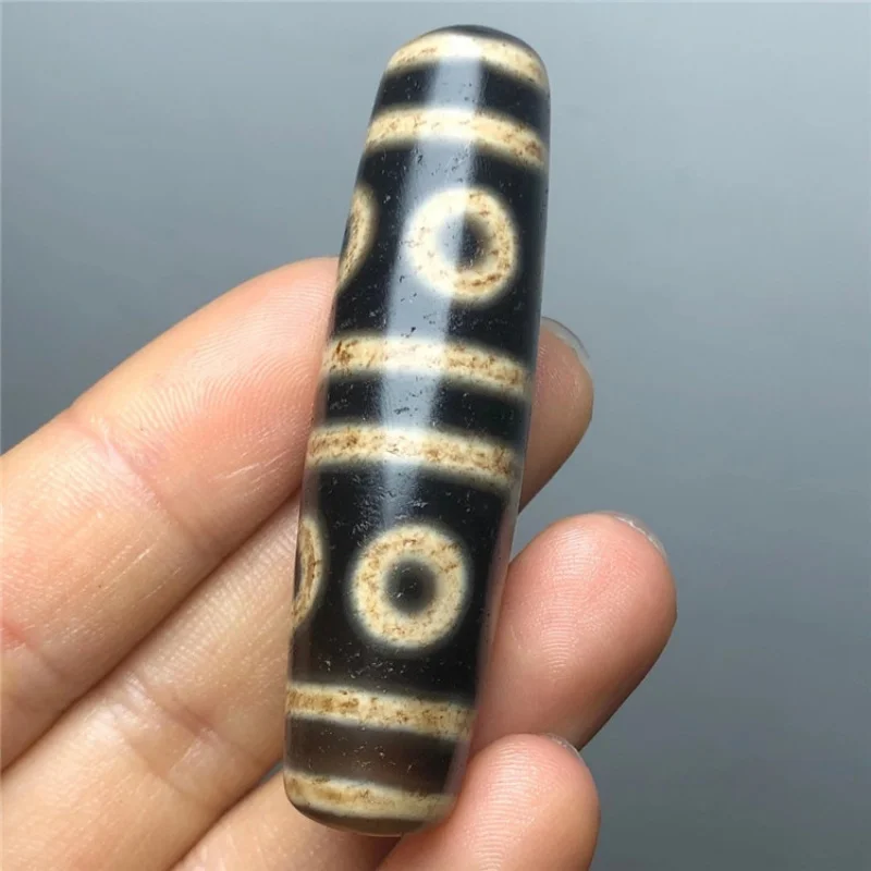 

Supply Jewelry Tibet Old Mineral Agate Large Hole Chalcedony Tibet Beads Weathering Pattern Eight Eyes Tibet Beads Tibetan Style