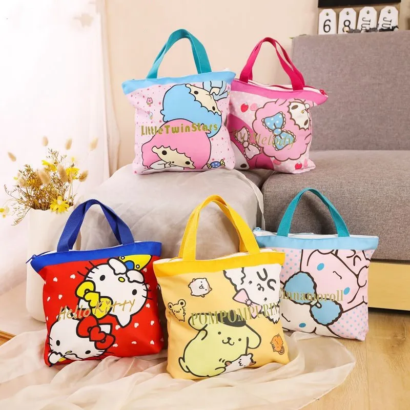 Сумка-тоут KT Sanrio с изображением корицы, мультяшный мешок из бэнто большой емкости для молодых девушек, парусиновая Сумочка для мам, мешок дл...
Сумка-тоут KT Sanrio с изображением корицы, мультяшный мешок из бэнто большой емкости для молодых девушек, парусиновая Сумочка для мам, мешок дл...