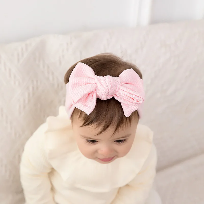 1PCS Children's Hair Accessories Waffle Fabric Bow Baby Halogen Door Headband baby Wide Edge Hair Band
1PCS Children's Hair Accessories Waffle Fabric Bow Baby Halogen Door Headband baby Wide Edge Hair Band