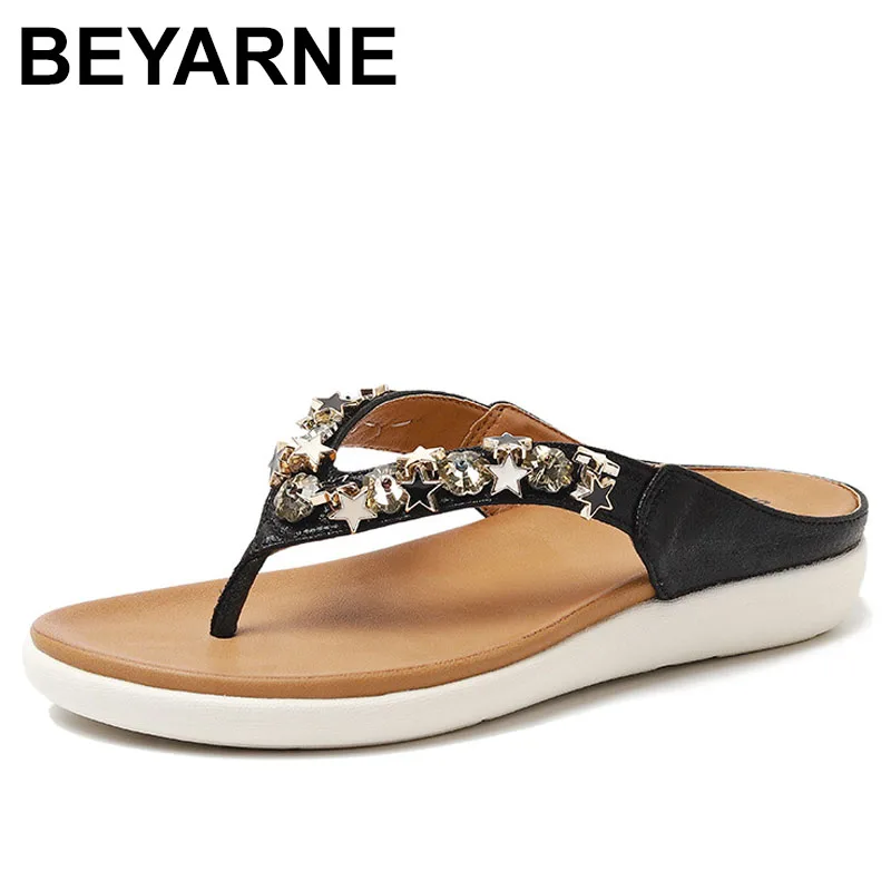 Новые женские сандалии стразы, Повседневная Удобная обувь на платформе с клипсой и носком, модные легкие шлепанцы, пляжная обувь на танкетке, женские сандалии
Новые женские сандалии стразы, Повседневная Удобная обувь на платформе с клипсой и носком, модные легкие шлепанцы, пляжная обувь на танкетке, женские сандалии