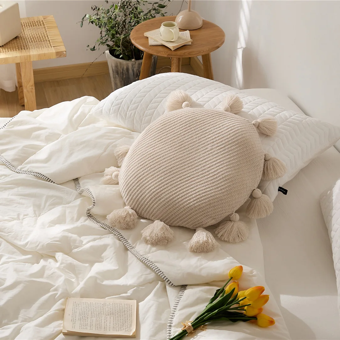 Creative And Cute Living Room Decor Home Bedside Sofa Fluffy Soft and Comfortable Bed Backrest Nordic Tassel Cushion Pillow
Creative And Cute Living Room Decor Home Bedside Sofa Fluffy Soft and Comfortable Bed Backrest Nordic Tassel Cushion Pillow