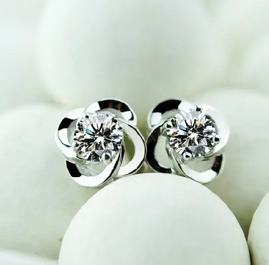 Zircon Flower Earrings Silver Plated Shiny Crystal Leaf Grass Stud Earrings For Women Earing Jewelry Earings Kolczyki CF2
Zircon Flower Earrings Silver Plated Shiny Crystal Leaf Grass Stud Earrings For Women Earing Jewelry Earings Kolczyki CF2