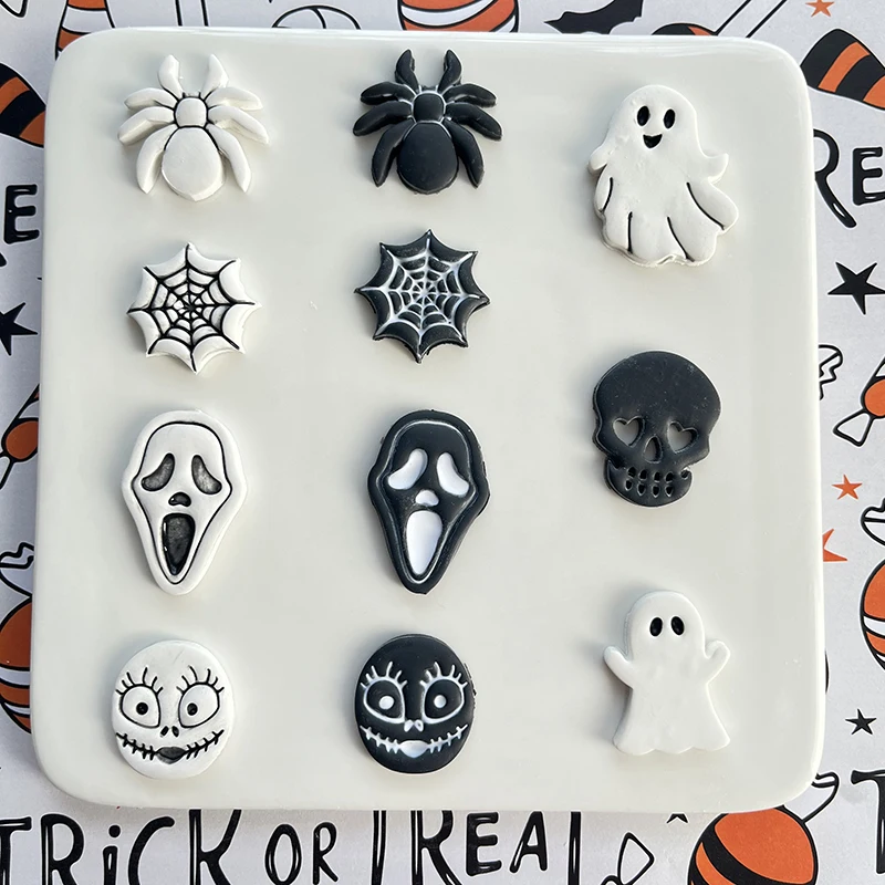 

Halloween Series Clay Molds Witch Hat/Cat/Zombie/Bone/Pumpkin/Bat/Web/Ghost Clay Cutting Molds DIY Earrings Jewelry Hand Tools