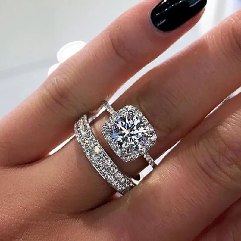 2Pcs/Set Fashion Silver Color Engagement Rings for Women Fashion White Zircon Stones Wedding Ring Set Anniversary Bridal Jewelry
2Pcs/Set Fashion Silver Color Engagement Rings for Women Fashion White Zircon Stones Wedding Ring Set Anniversary Bridal Jewelry