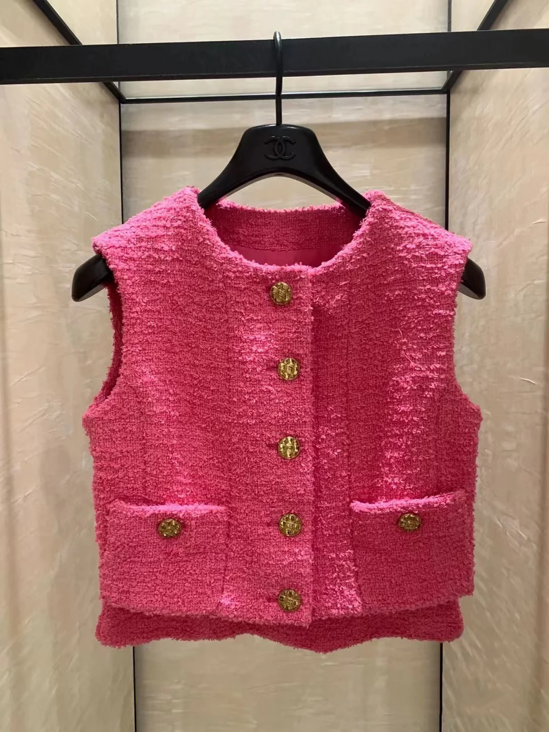 2022 New Arrival High Quality Luxury Women Vest Tops Elegant Chic Runway Designer Sleeveless Coat Lady Clothes
2022 New Arrival High Quality Luxury Women Vest Tops Elegant Chic Runway Designer Sleeveless Coat Lady Clothes