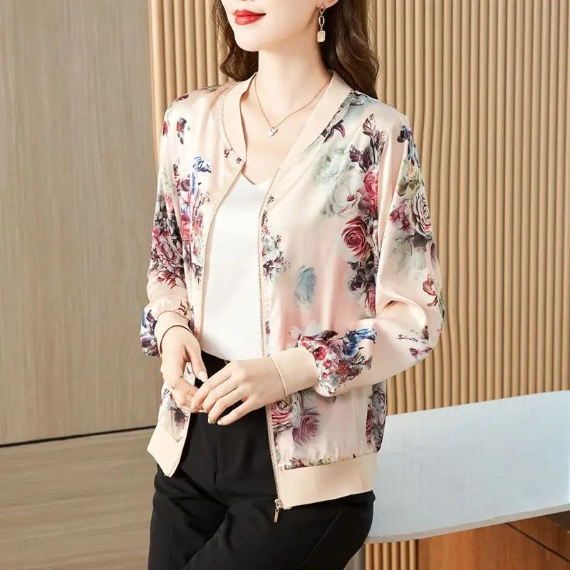 Women 2023 Spring Autumn New Long Sleeve Silk Coats Female Floral Print Bomber Jackets Ladies Thin Loose Casual Overcoats G115
Women 2023 Spring Autumn New Long Sleeve Silk Coats Female Floral Print Bomber Jackets Ladies Thin Loose Casual Overcoats G115