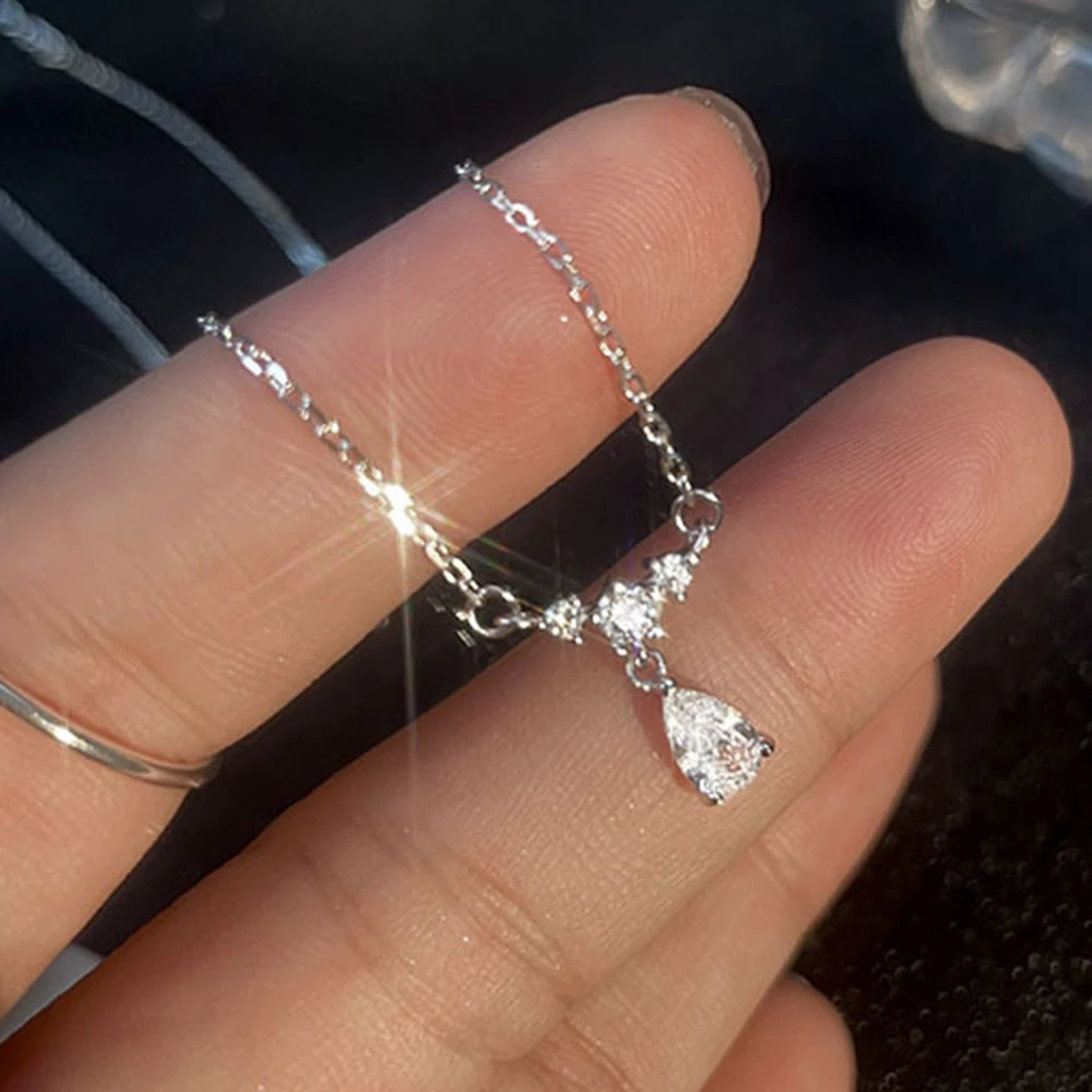 925 Sterling Silver Water drop Necklace For women girl Fashion simple Diamond inlay Clavicular chain gift jewelry accessories
925 Sterling Silver Water drop Necklace For women girl Fashion simple Diamond inlay Clavicular chain gift jewelry accessories