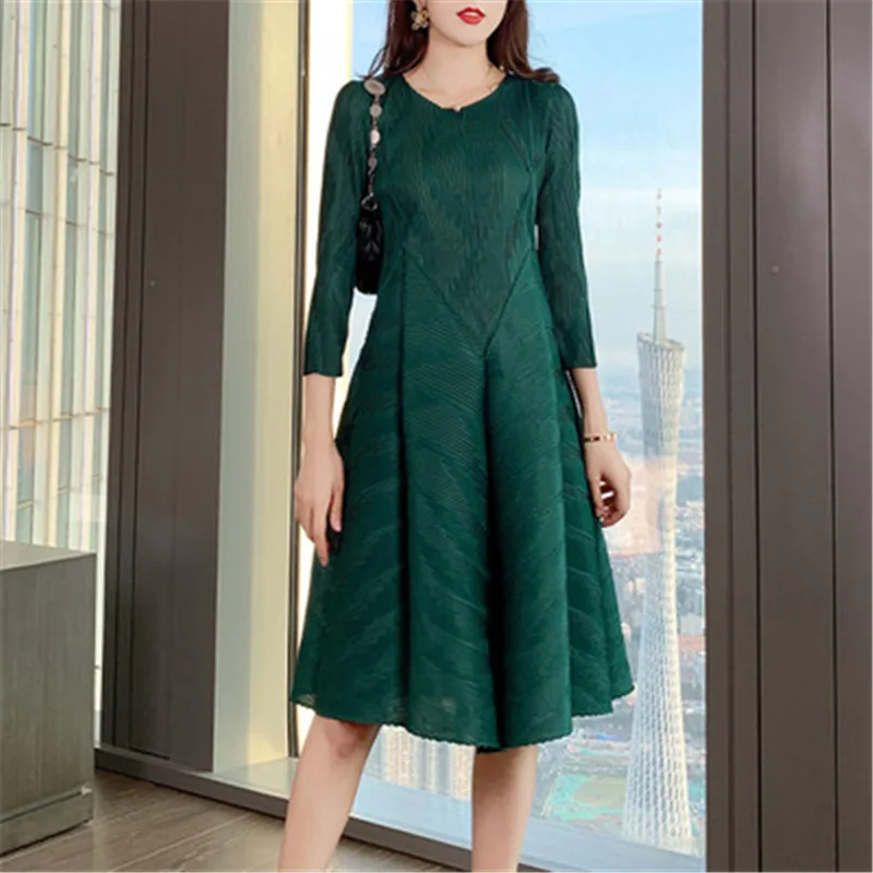Miyake Pleated Women's Dress 2021 Fall Fashion and Comfortable Noble Lady Seen Thin Large Size Bubble Clothing
Miyake Pleated Women's Dress 2021 Fall Fashion and Comfortable Noble Lady Seen Thin Large Size Bubble Clothing