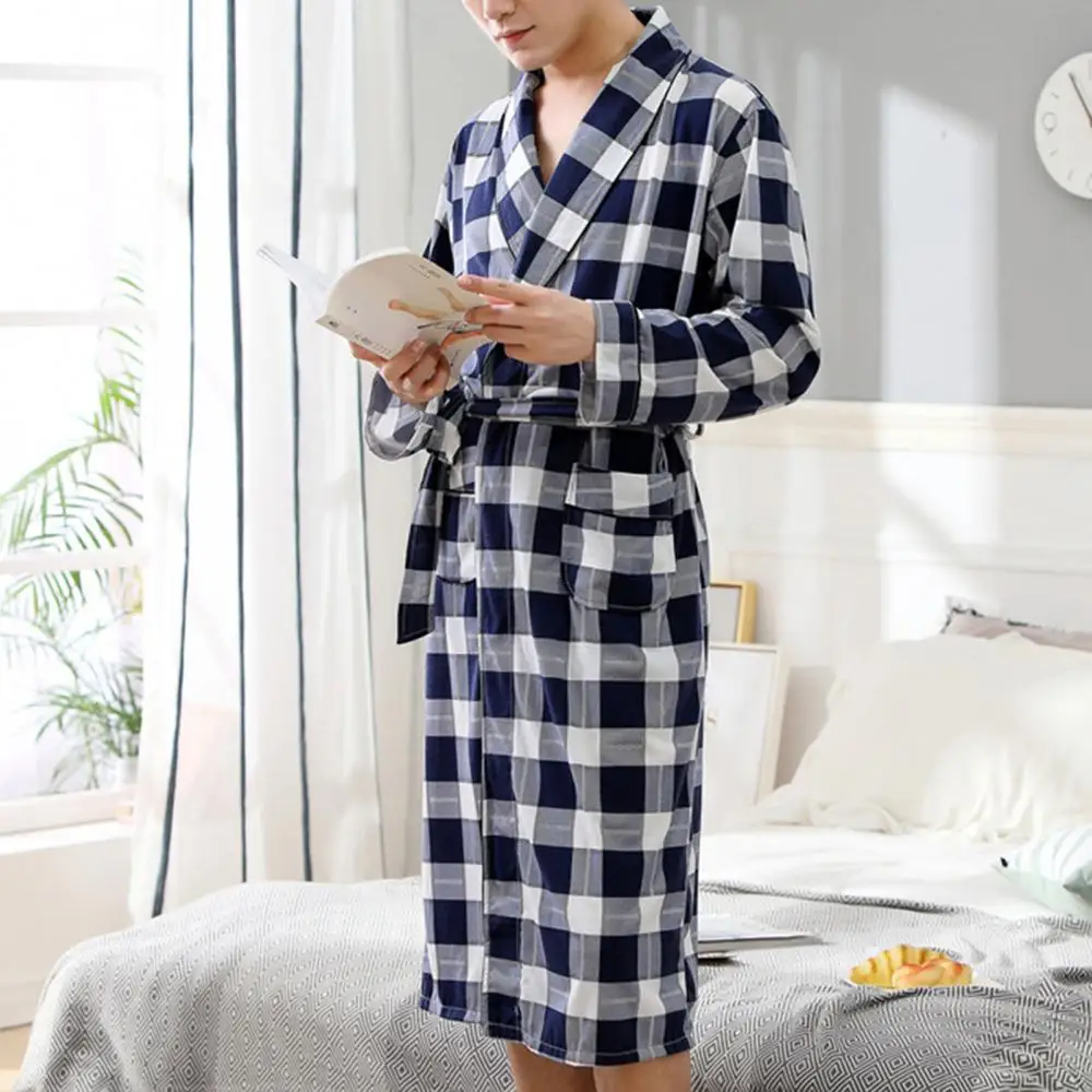 Autumn Winter Bathrobe Men Color Block Long Sleeve Dressing Gown Maxi Bathrobe kimono Men Bath Robes Sleepwear pijama hombre
Autumn Winter Bathrobe Men Color Block Long Sleeve Dressing Gown Maxi Bathrobe kimono Men Bath Robes Sleepwear pijama hombre