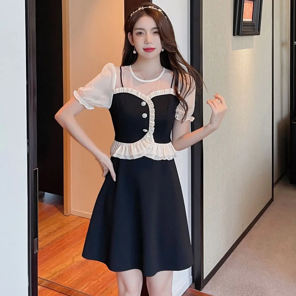 COIGARSAM Women's Summer Dress 2022 French Style Vintage Patchwork Short Sleeve Flare Sleeve Black Dresses Dropshipping
COIGARSAM Women's Summer Dress 2022 French Style Vintage Patchwork Short Sleeve Flare Sleeve Black Dresses Dropshipping