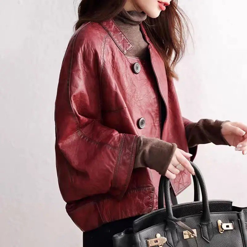The new Korean version of light mature wind temperament leather jacket women's short loose imitation sheepskin jacket
The new Korean version of light mature wind temperament leather jacket women's short loose imitation sheepskin jacket