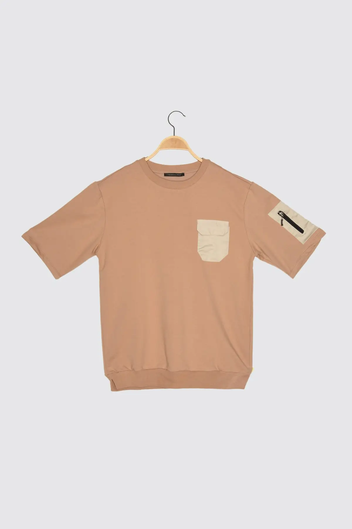 Trendyol Men 'S Regular Fit Cycling Collar Short-Sleeve Sweatshirt TMNSS21SW0316
Trendyol Men 'S Regular Fit Cycling Collar Short-Sleeve Sweatshirt TMNSS21SW0316