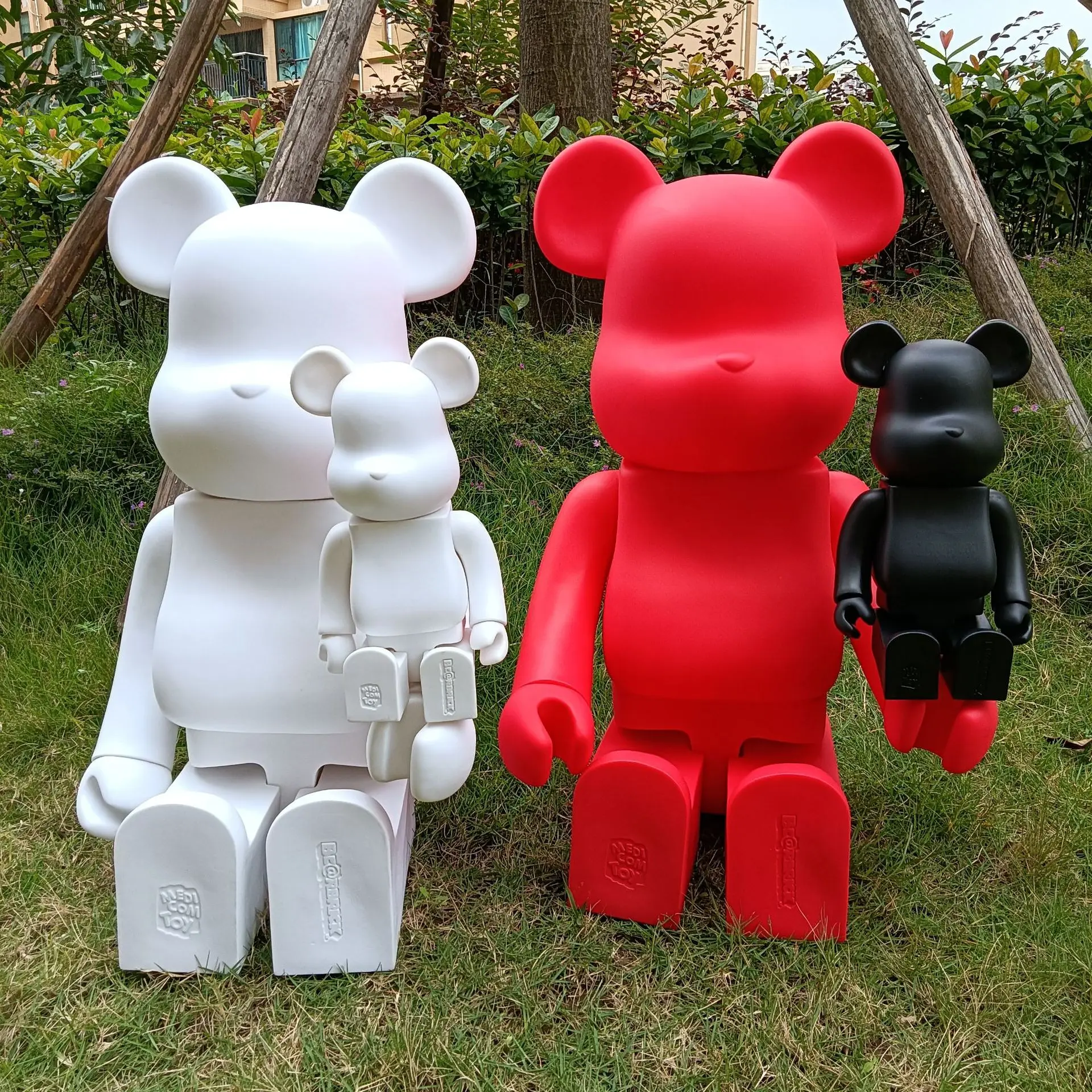 Big Size Bearbrick 1000% 70cm Toy White Black 28CM Bearbrick 400% Model Anime Action Figures Model Kawaii Doll Hallowmas Gift
Big Size Bearbrick 1000% 70cm Toy White Black 28CM Bearbrick 400% Model Anime Action Figures Model Kawaii Doll Hallowmas Gift