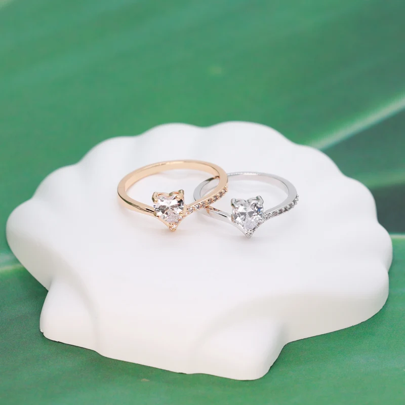 Luxury Male Female Rings Gold Bling Bling Hip Hop Punk Zircon Ring Cuban Link Chain Street Artist Heart Ring For Women Men
Luxury Male Female Rings Gold Bling Bling Hip Hop Punk Zircon Ring Cuban Link Chain Street Artist Heart Ring For Women Men