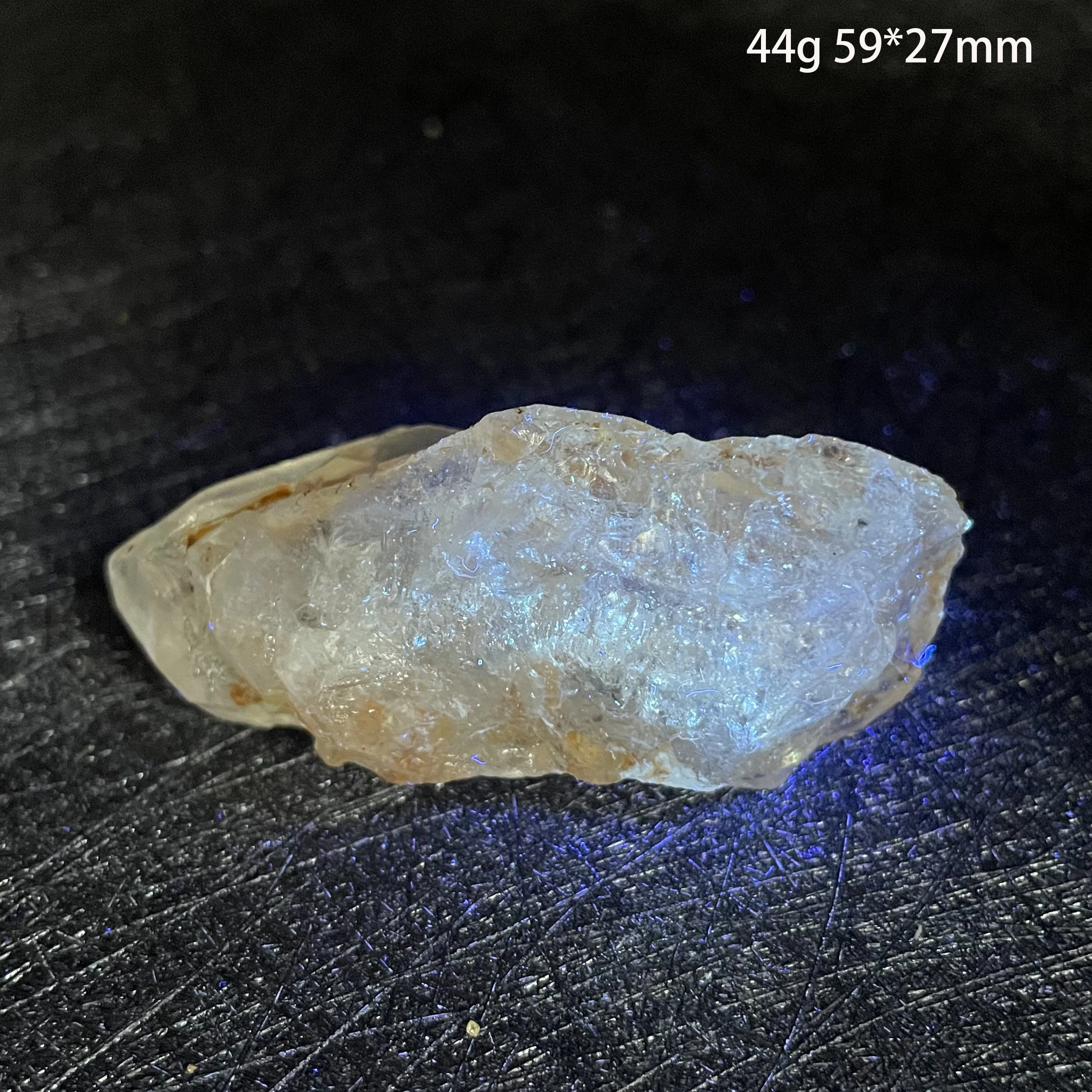 Мадагаскарский скелетный кристалл с флуоресцентным эффектом
Мадагаскарский скелетный кристалл с флуоресцентным эффектом