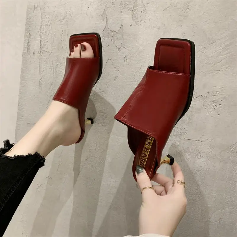 Thin Heels Shoes Square Toe Slippers Soft Luxury Slides Heeled Mules Slipers Women Med Comfort Designer High 2022 Rome Rubber PU
Thin Heels Shoes Square Toe Slippers Soft Luxury Slides Heeled Mules Slipers Women Med Comfort Designer High 2022 Rome Rubber PU