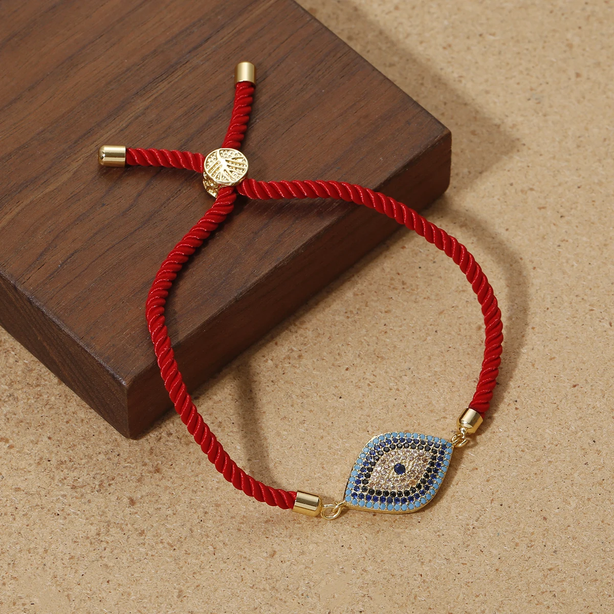 Copper Evil Eye Bracelet Micro-set Zircon Fashion Bracelet Jewelry Red Woven Bracelet Adjustable Rope Chain for Gift
Copper Evil Eye Bracelet Micro-set Zircon Fashion Bracelet Jewelry Red Woven Bracelet Adjustable Rope Chain for Gift