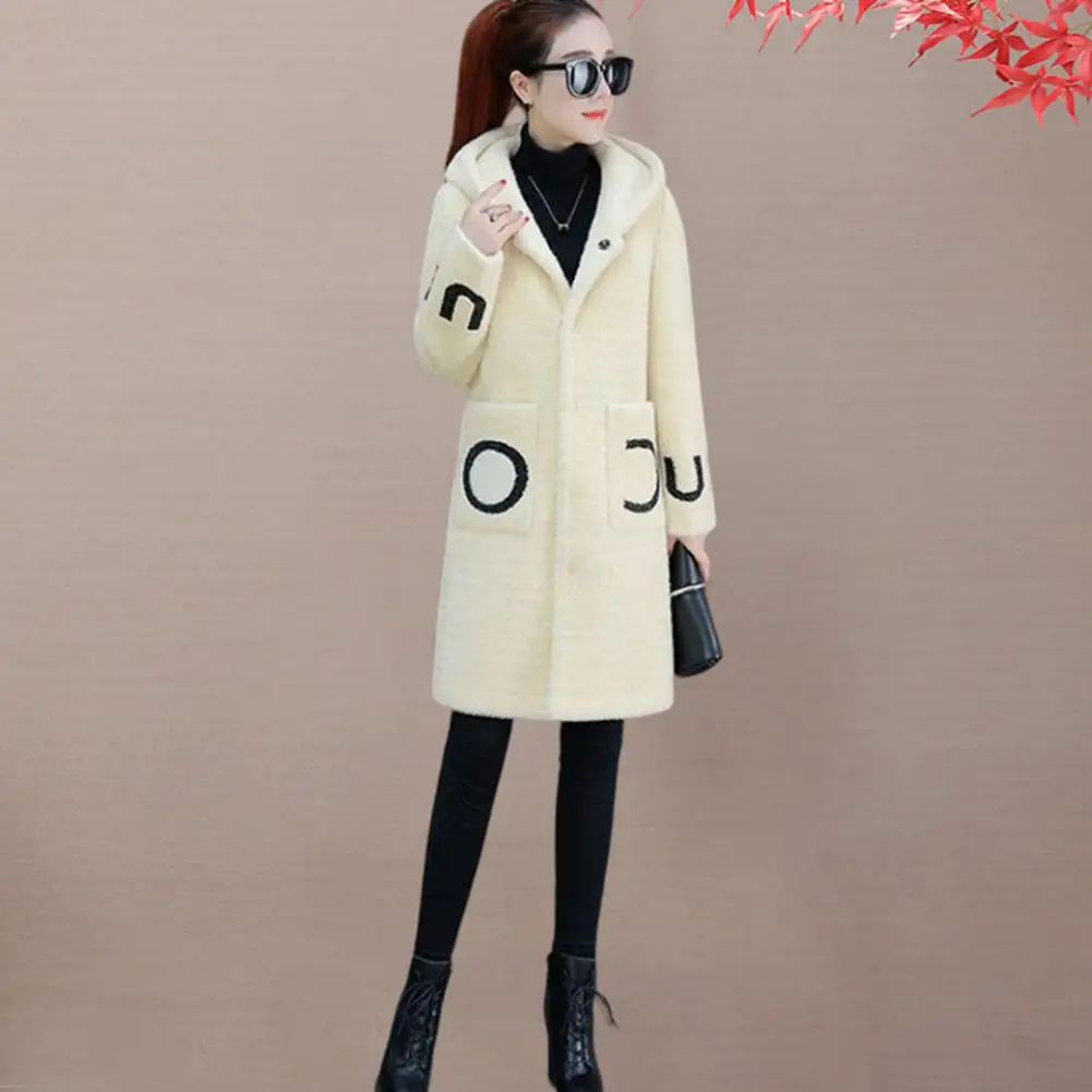 Classic Imitation Lambswool Coat Soft Cardigan Coat Single Breasted Winter Thickened Fleece Mid-length Coat Windproof
Classic Imitation Lambswool Coat Soft Cardigan Coat Single Breasted Winter Thickened Fleece Mid-length Coat Windproof