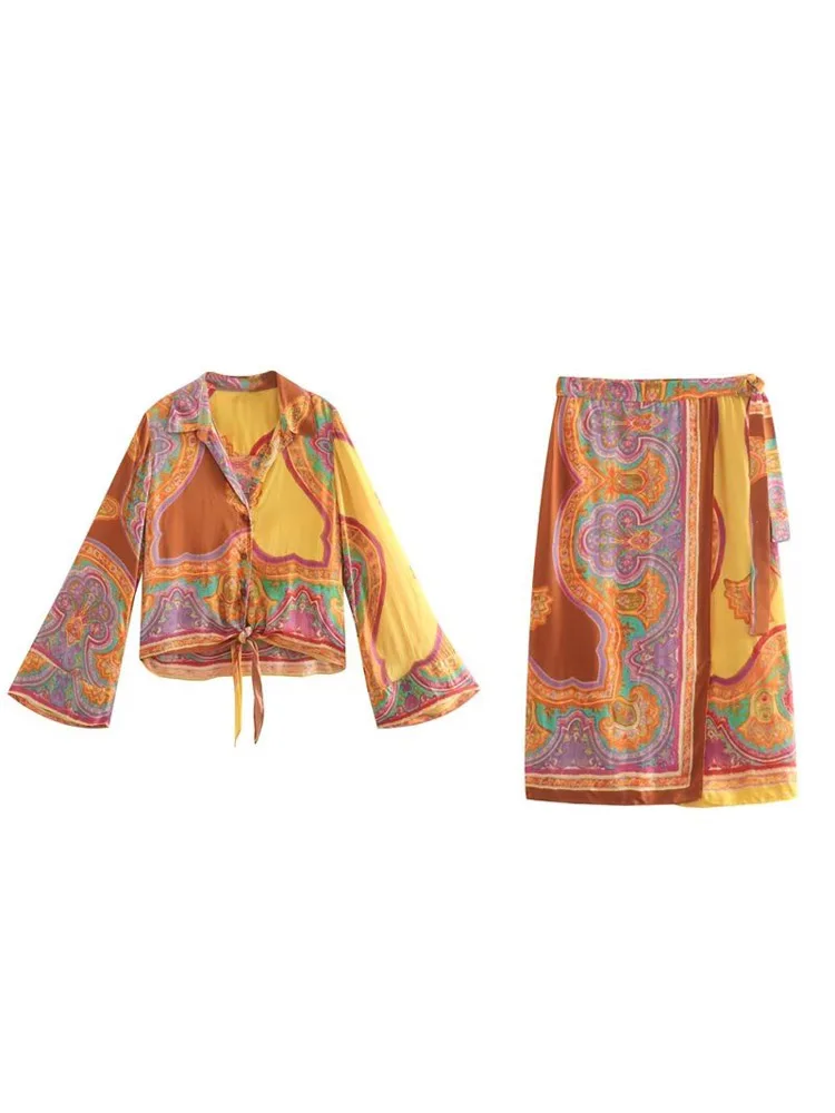 2022 Summer Women 2 piece sets Suits Vintage Print Loose Shirts Tops and Skirts Female Elegant Street Suit Clothing
2022 Summer Women 2 piece sets Suits Vintage Print Loose Shirts Tops and Skirts Female Elegant Street Suit Clothing
