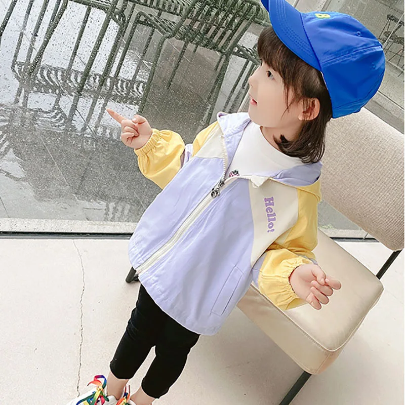 Girls Spring And Autumn Short Cotton Trench Coat Contrast Sports Hooded Top 2022 Spring And Autumn New Baby Childrens Clothing 
Girls Spring And Autumn Short Cotton Trench Coat Contrast Sports Hooded Top 2022 Spring And Autumn New Baby Childrens Clothing