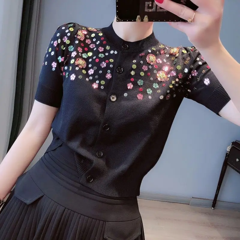 2022summer new fashion design sense niche sequin stitching knitted sweater cardigan thin short-sleeved top women
2022summer new fashion design sense niche sequin stitching knitted sweater cardigan thin short-sleeved top women