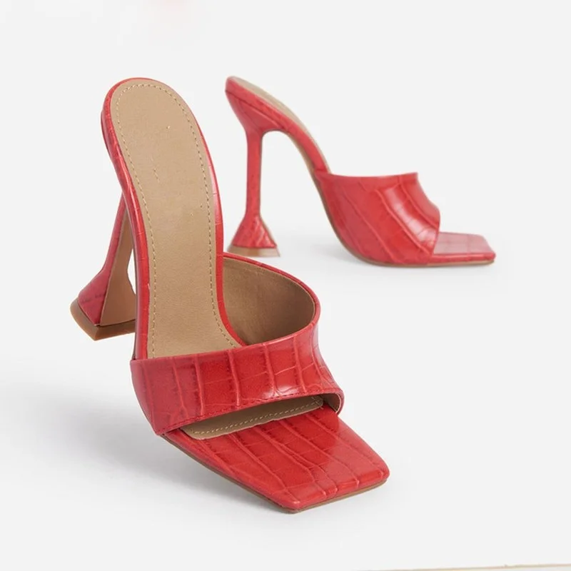 2022 Summer New Women's Sandals Fashion Square Head Sexy High Heel Outdoor Light Pu Leather Slippers Stilettos Plus Size 36-43
2022 Summer New Women's Sandals Fashion Square Head Sexy High Heel Outdoor Light Pu Leather Slippers Stilettos Plus Size 36-43