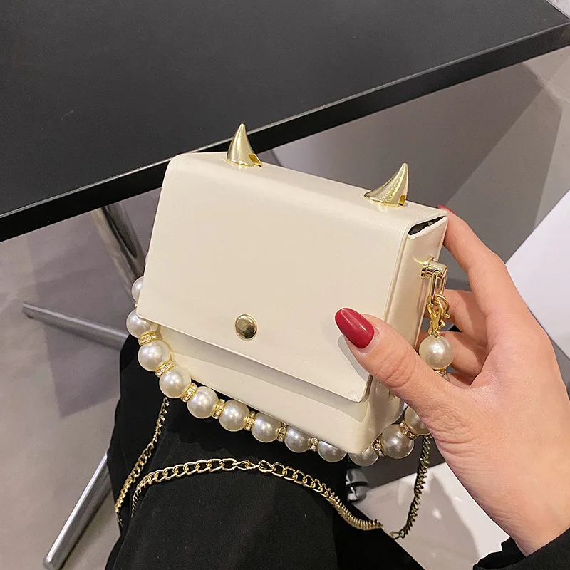 Solid Color Bolsas Pu Leather Shoulder Bag Chain Handbags for Women Fashion Women's Fashion Bags 2022 Beaded Small Purse Trend
Solid Color Bolsas Pu Leather Shoulder Bag Chain Handbags for Women Fashion Women's Fashion Bags 2022 Beaded Small Purse Trend