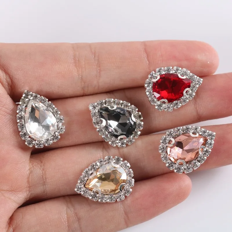 10X14mm Teardrop Pear Sewing Rhinestones With diamond Claw Glass Sew On crystal For Wedding Dress 
10X14mm Teardrop Pear Sewing Rhinestones With diamond Claw Glass Sew On crystal For Wedding Dress