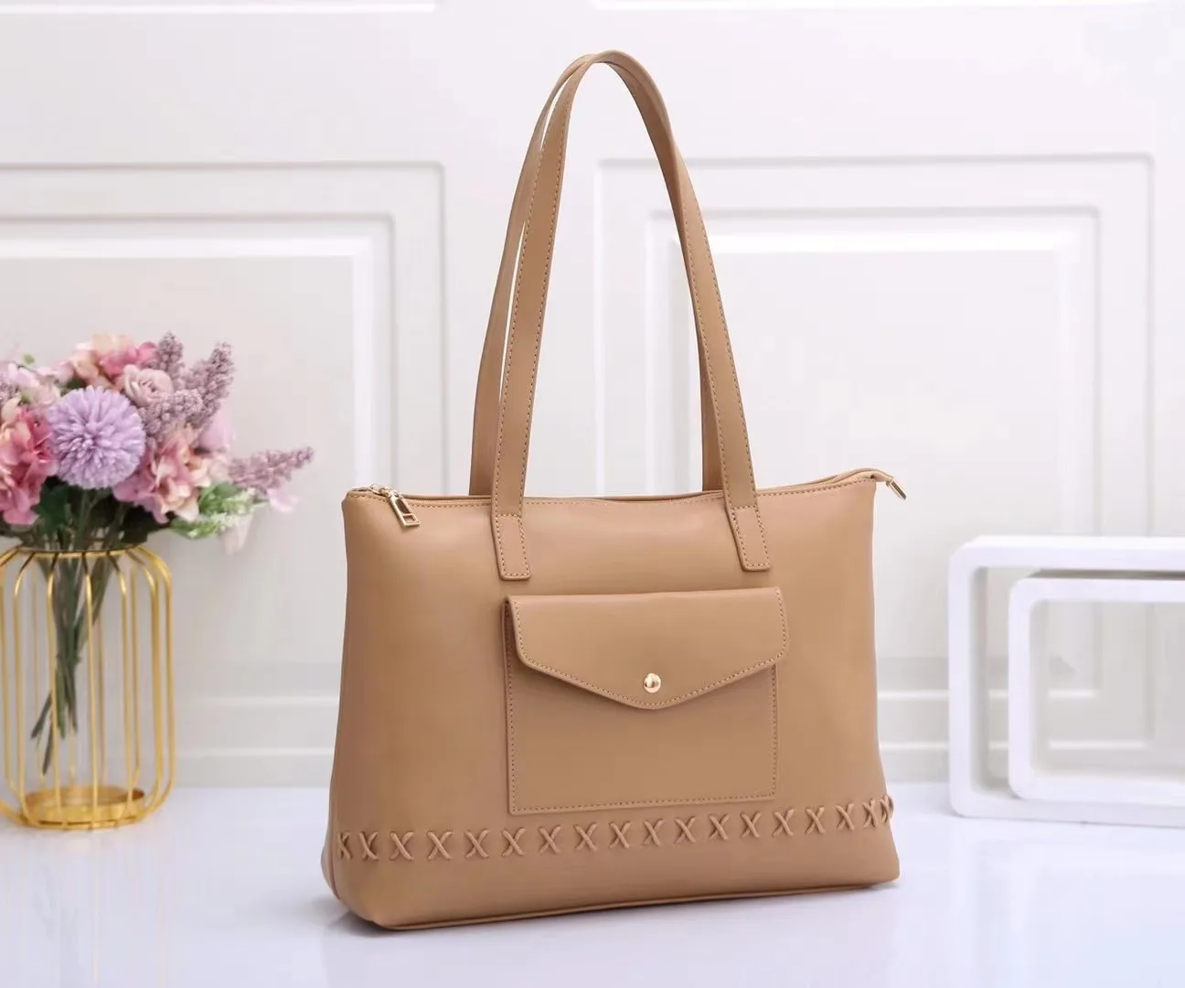 2022 New Arrival Large Tan Leather Tote Bag Soft Pu Leather Handbag Luxury Brand Designer Top Handle Bag with Front Pocket
2022 New Arrival Large Tan Leather Tote Bag Soft Pu Leather Handbag Luxury Brand Designer Top Handle Bag with Front Pocket