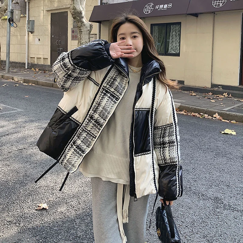2022 Splicing Plaid Down Jacket Women Winter Short Parka White Duck Down Coat Contrast Colors Stand-collar Warm Lady Outerwear
2022 Splicing Plaid Down Jacket Women Winter Short Parka White Duck Down Coat Contrast Colors Stand-collar Warm Lady Outerwear