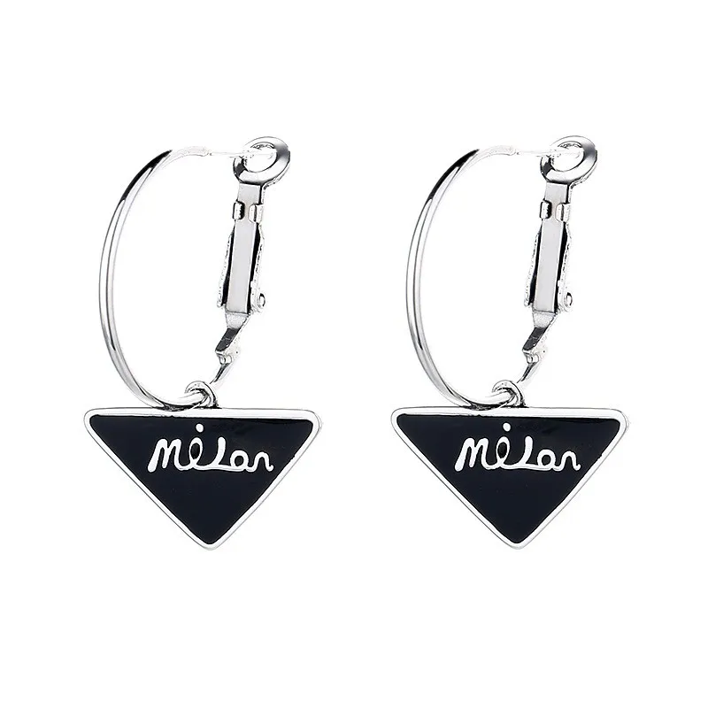 113FR ZFSILVER 925 Silver Korean Fashion Trendy Design Letter Milan Dangle Black Triangle Earring Charm Jewelry Party Girl Women
113FR ZFSILVER 925 Silver Korean Fashion Trendy Design Letter Milan Dangle Black Triangle Earring Charm Jewelry Party Girl Women