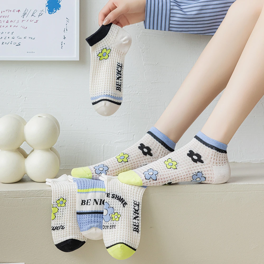 Spring/Summer Women's Socks Blue Floret-Lettered Cotton Large Mesh Ultra-Thin Breathable Sports Cute Cartoon Shallow Boat Socks
Spring/Summer Women's Socks Blue Floret-Lettered Cotton Large Mesh Ultra-Thin Breathable Sports Cute Cartoon Shallow Boat Socks