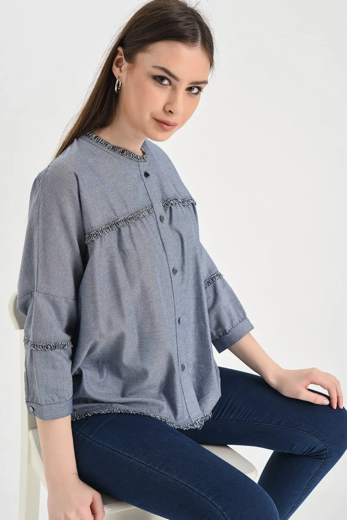 Женская рубашка с застежкой спереди, темно-синяя, белая
Женская рубашка с застежкой спереди, темно-синяя, белая