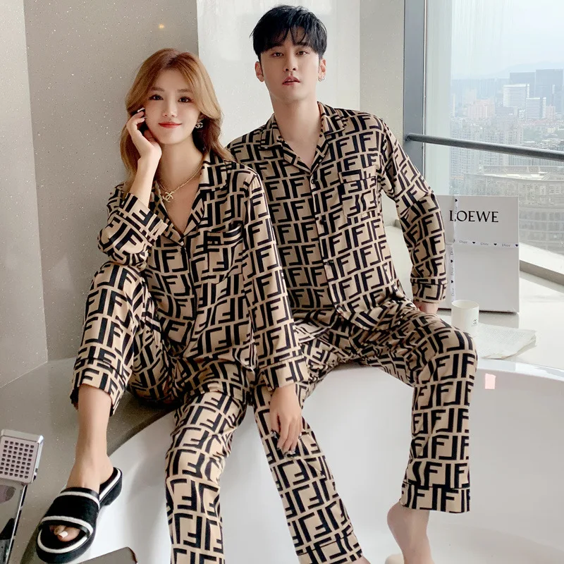 New Couple Pajamas Fashion Thin Men's and Women's Ice Silk Long Sleeve Pants Two Piece Home Suit Set
New Couple Pajamas Fashion Thin Men's and Women's Ice Silk Long Sleeve Pants Two Piece Home Suit Set