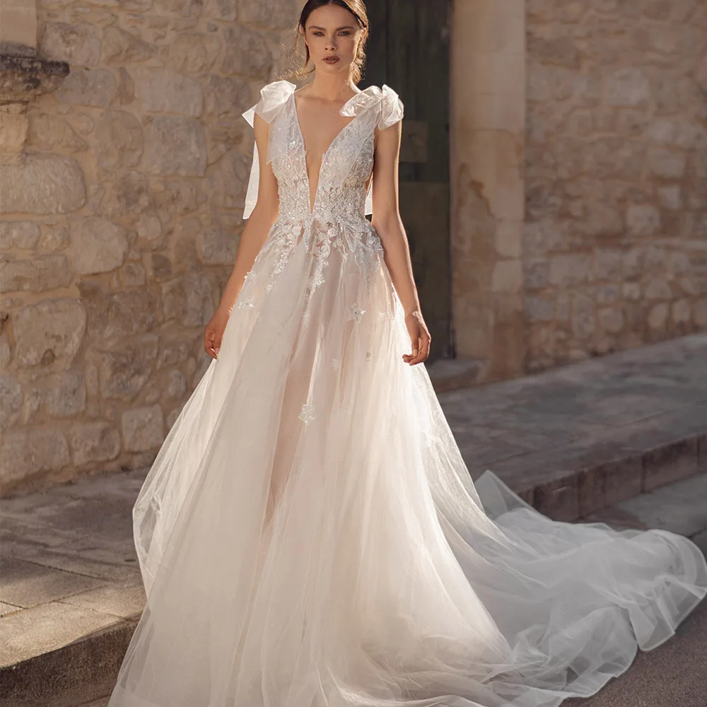 Deep V-Neck Wedding Dress For Bride 2022 Sleeveless Backless Tulle Bridal Gown Applique Boho A-Line Vestido De Novia Custom Made
Deep V-Neck Wedding Dress For Bride 2022 Sleeveless Backless Tulle Bridal Gown Applique Boho A-Line Vestido De Novia Custom Made