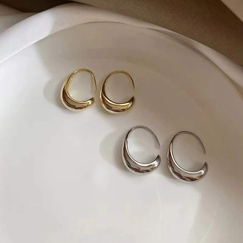 Trendy Jewelry Metallic Alloy Drop Earrings Simply Design Golden Silvery Plating Smooth Metal Earrings For Women Daily Wearing
Trendy Jewelry Metallic Alloy Drop Earrings Simply Design Golden Silvery Plating Smooth Metal Earrings For Women Daily Wearing