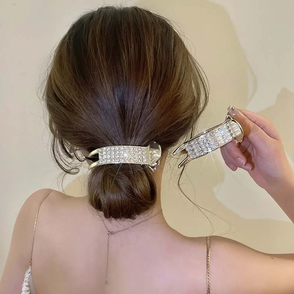 Headdress Alloy High Ponytail Crab Clip Pearl Barrette Women's Hair Claw Ponytail Fixed Hair Catch Rhinestone Hair Claw
Headdress Alloy High Ponytail Crab Clip Pearl Barrette Women's Hair Claw Ponytail Fixed Hair Catch Rhinestone Hair Claw