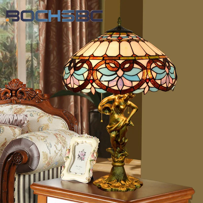 BOCHSBC настольная лампа из витражного стекла Тиффани love в стиле барокко арт-деко для гостиной спальни прикроватная лампа для отеля
BOCHSBC настольная лампа из витражного стекла Тиффани love в стиле барокко арт-деко для гостиной спальни прикроватная лампа для отеля