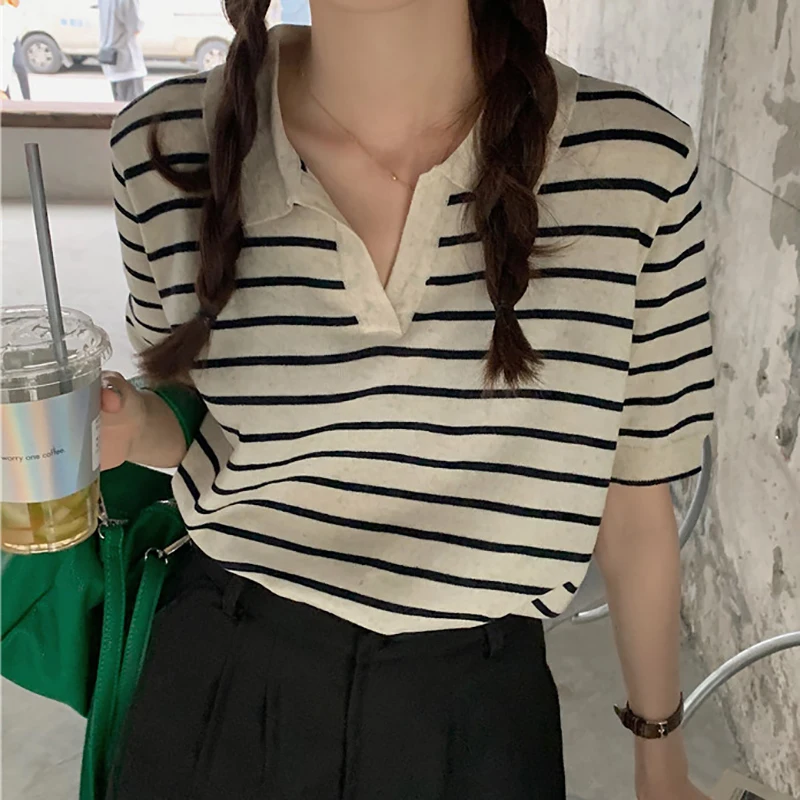 2022 Summer Fashion Women Knitting Tops Striped Short Sleeve Thin Casual T-Shirts Female Loose Turn-down Neck T Shirt Tees Femme
2022 Summer Fashion Women Knitting Tops Striped Short Sleeve Thin Casual T-Shirts Female Loose Turn-down Neck T Shirt Tees Femme