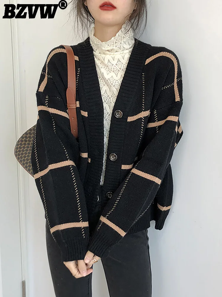 BZVW Elegant Casual Knitted Cardigan For Women Loose Plaid Fashion Versatile Designer Sweater Female 2023 New Trend 25X01743
BZVW Elegant Casual Knitted Cardigan For Women Loose Plaid Fashion Versatile Designer Sweater Female 2023 New Trend 25X01743