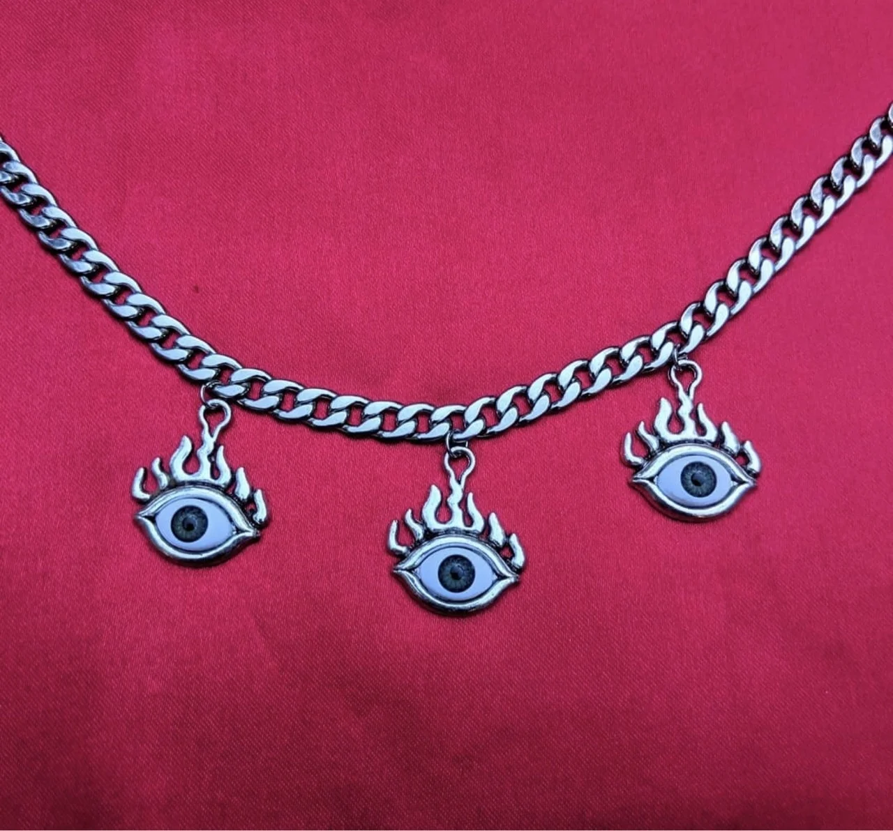 Fashion Fire Devil Eye Pendant Chain Necklace for Women Punk Goth Friends Gothic Kpop Women's Neck Chain Chains and Necklaces
Fashion Fire Devil Eye Pendant Chain Necklace for Women Punk Goth Friends Gothic Kpop Women's Neck Chain Chains and Necklaces