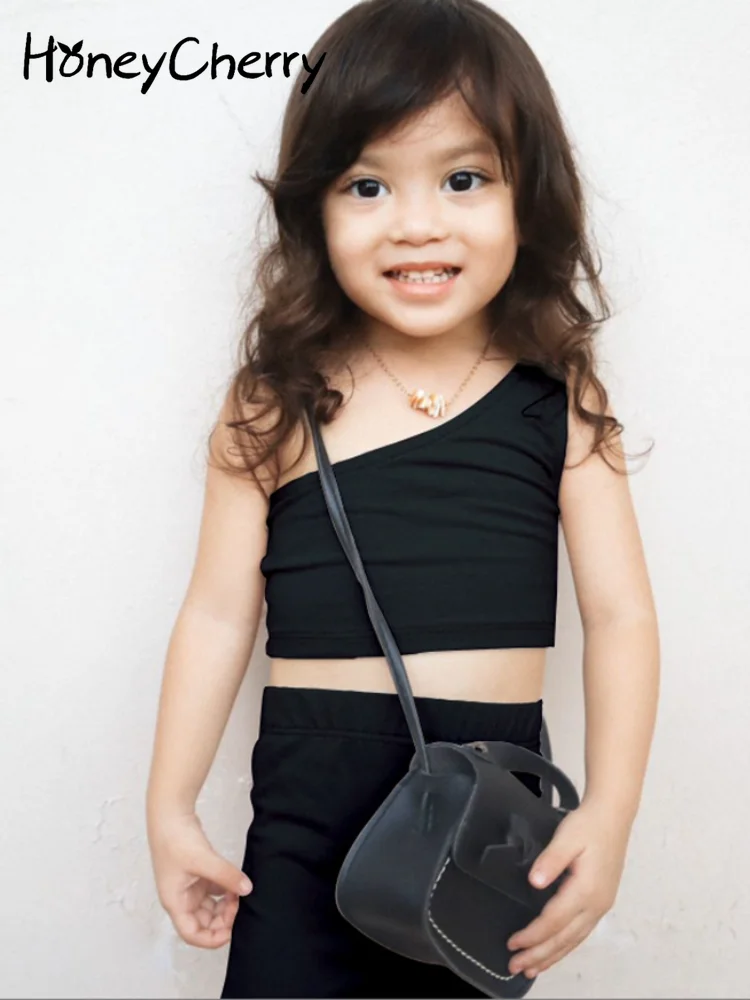 HoneyCherry Summer new Sets for girls solid color one-shoulder cotton vest + shorts two-piece set muslin clothes for children
HoneyCherry Summer new Sets for girls solid color one-shoulder cotton vest + shorts two-piece set muslin clothes for children