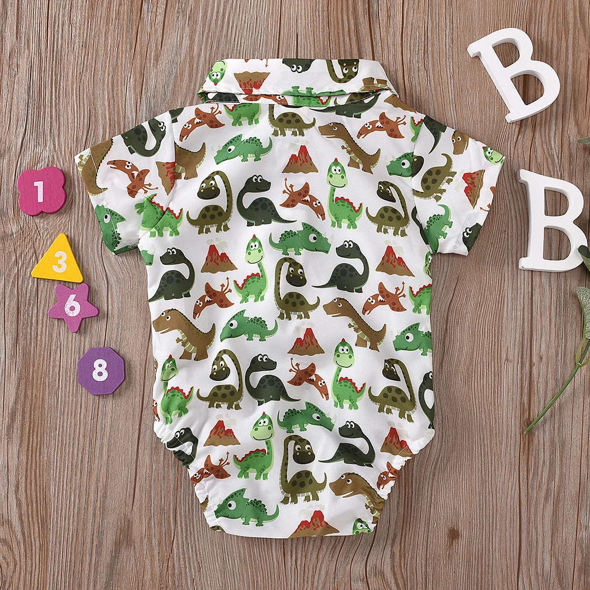 Baby Printed Clothes for Summer Dinosaur Boy Rompers with Bow + Shorts +Belt 4 Pieces Sets Infant Children Outfit
Baby Printed Clothes for Summer Dinosaur Boy Rompers with Bow + Shorts +Belt 4 Pieces Sets Infant Children Outfit