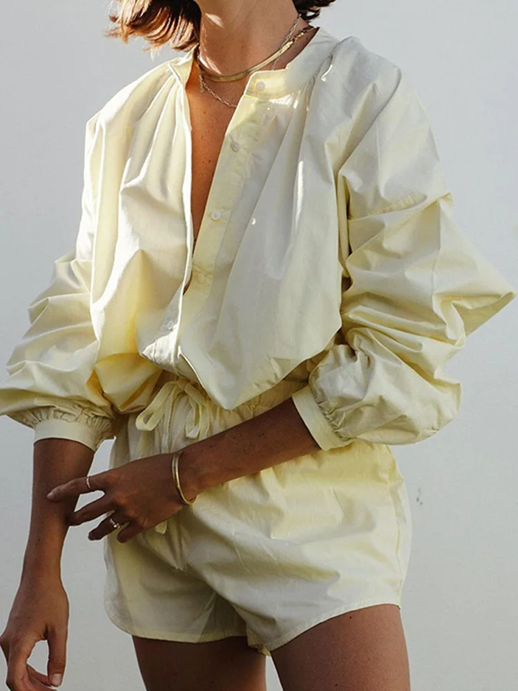 Summer Women Shorts Suits 2022 New Casual Streetwear Solid Tracksuits Lounge Wear Shirt Tops And Loose Shorts Two Pieces Set
Summer Women Shorts Suits 2022 New Casual Streetwear Solid Tracksuits Lounge Wear Shirt Tops And Loose Shorts Two Pieces Set