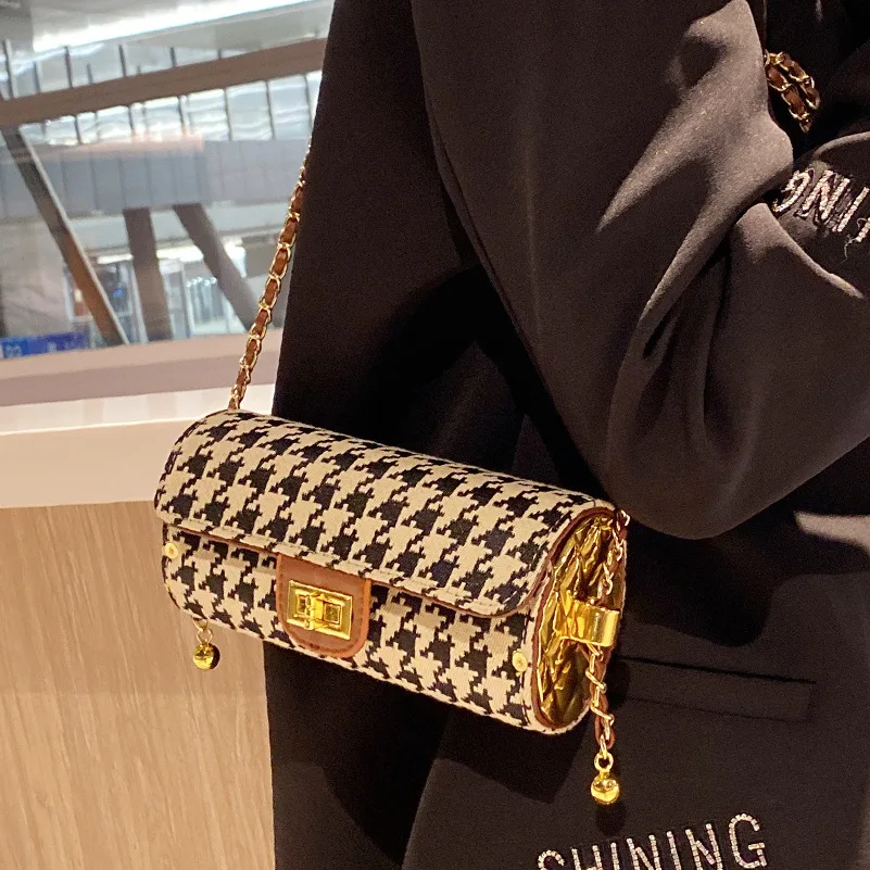 

Французская нишевая маленькая сумка, женская сумка, новинка 2022, модная сумка-мессенджер в стиле ретро на цепочке, сумка-цилиндр через плечо ...