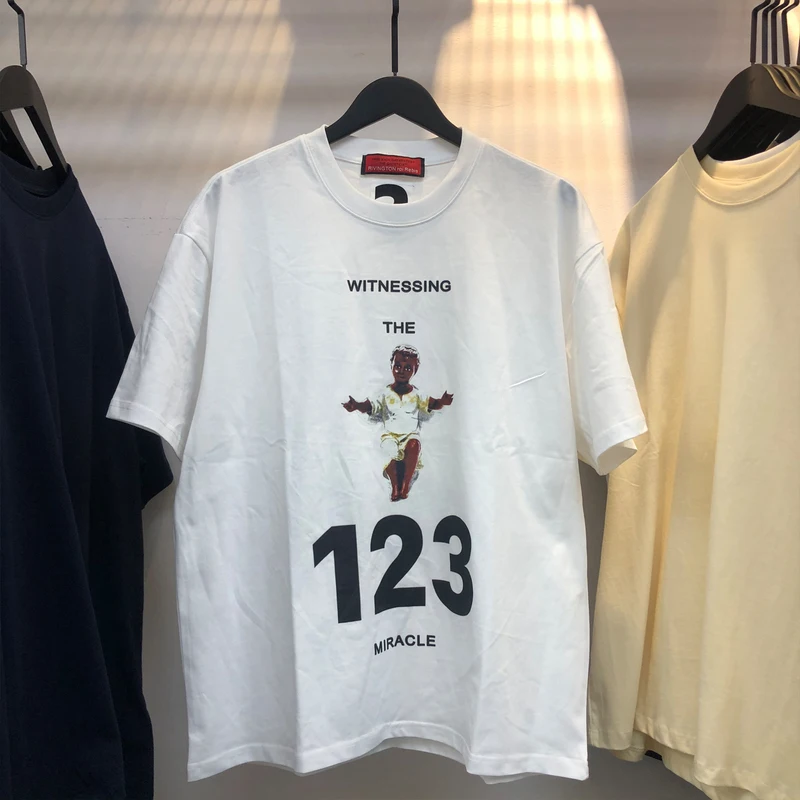 2022 Men's Summer T-shirts RRR123 Baby Angel Print Hip Hop Streetwear Loose Oversize T-shirt Men Women Unisex Top Tees
2022 Men's Summer T-shirts RRR123 Baby Angel Print Hip Hop Streetwear Loose Oversize T-shirt Men Women Unisex Top Tees